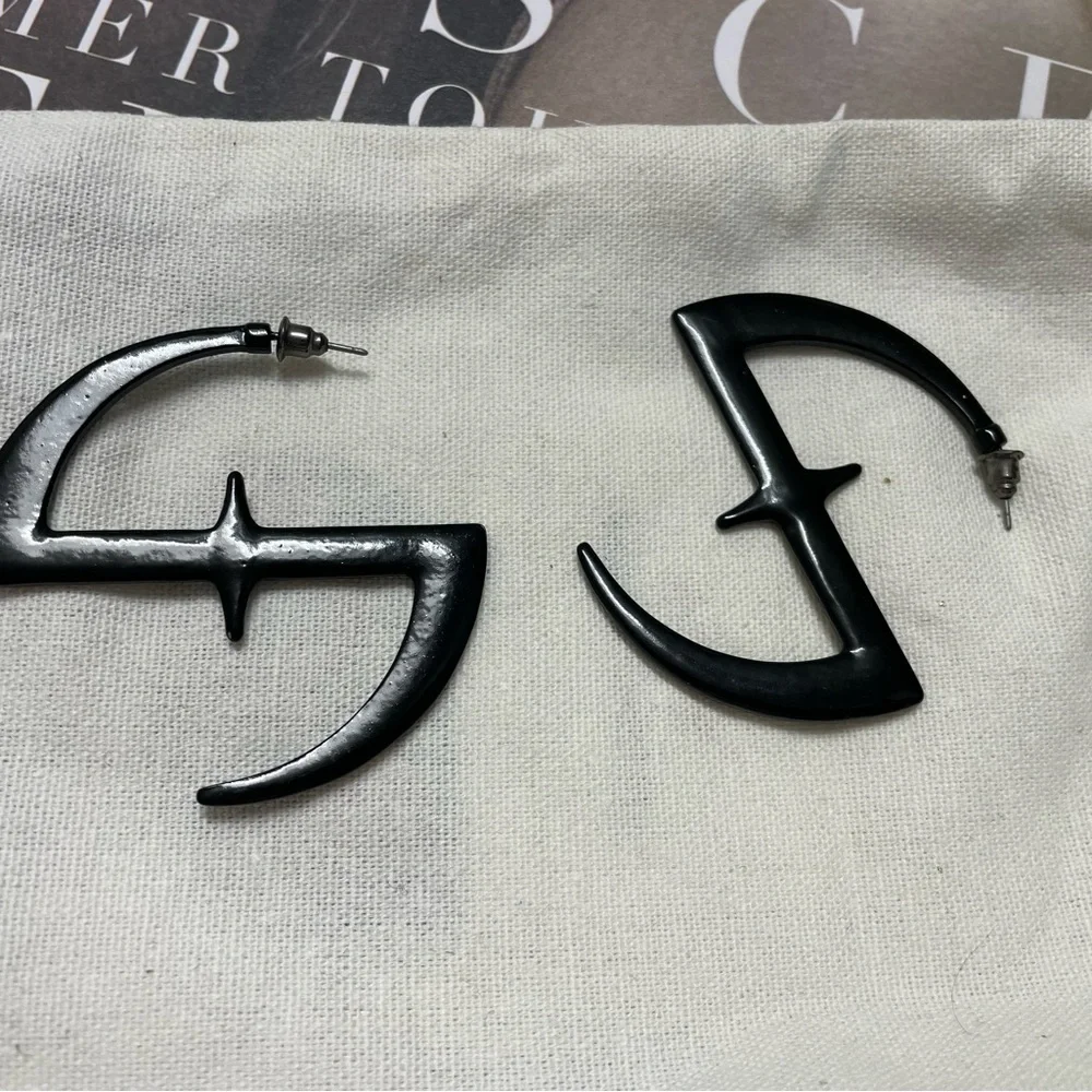 Evanescence Black Chunky Logo Hoop Earrings. - Picture 2 of 4